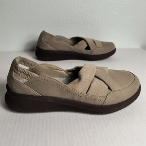 Cloudsteppers by Clarks Tan Slip-On Flats Shoes Size 8M Casual Driving Waking
